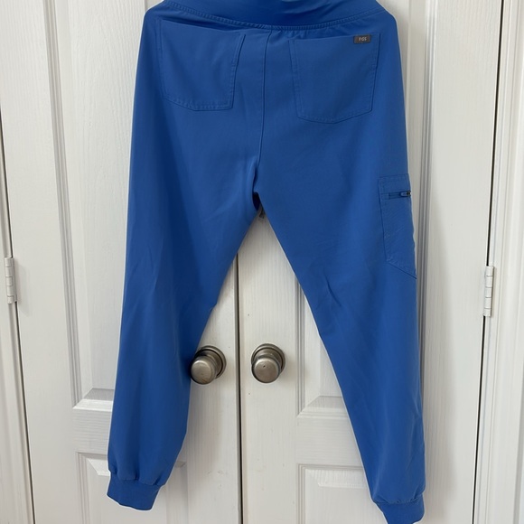 Figs Ceil Blue size XS Rafaela and S Jogger set - Picture 8 of 8